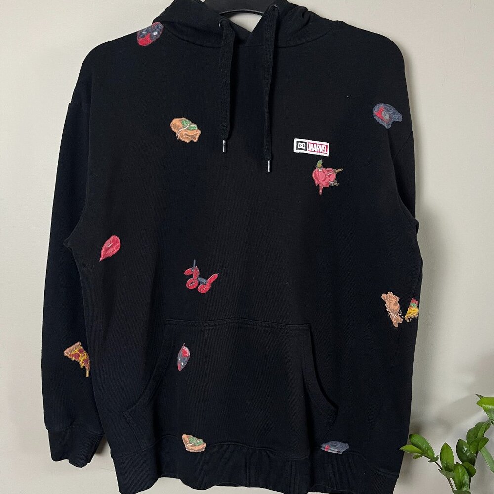 🔥 DC x Marvel "Deadpool" Hoodie – Size S – Great Condition